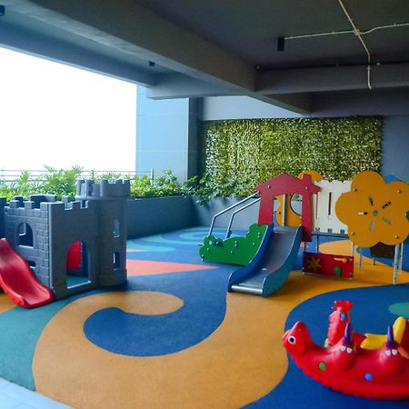 Spacious And Modern 2Br L'Avenue Apartment By Travelio จาการ์ตา ภายนอก รูปภาพ