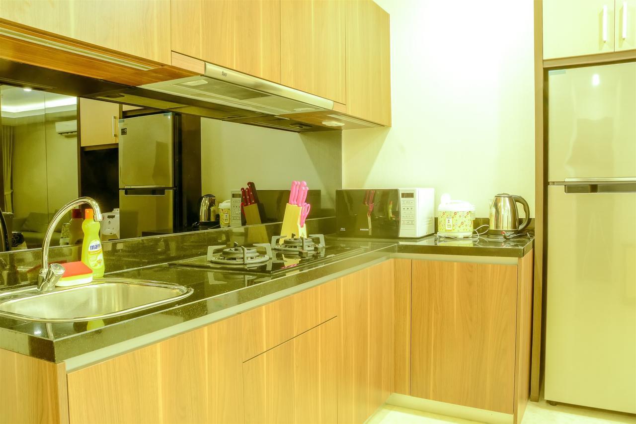Spacious And Modern 2Br L'Avenue Apartment By Travelio จาการ์ตา ภายนอก รูปภาพ