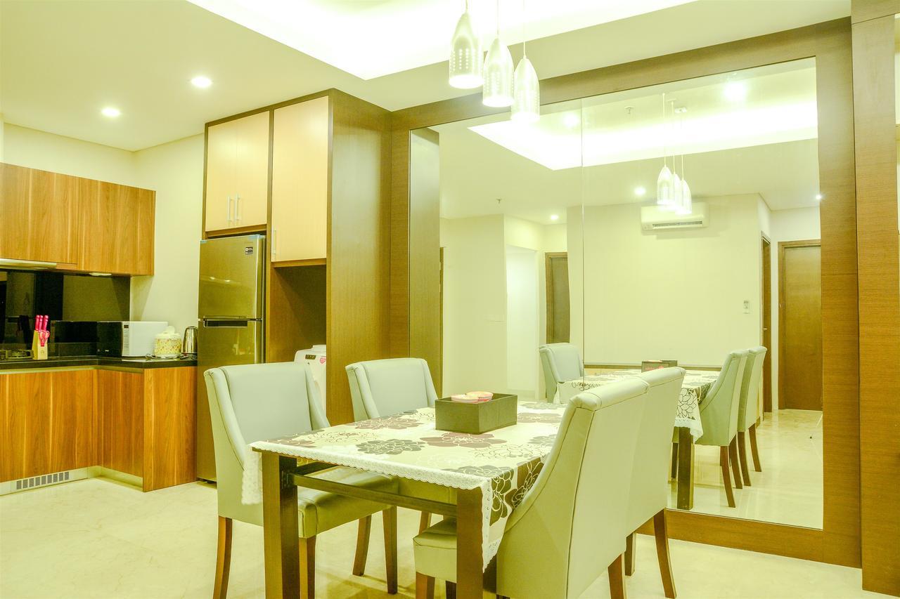 Spacious And Modern 2Br L'Avenue Apartment By Travelio จาการ์ตา ภายนอก รูปภาพ